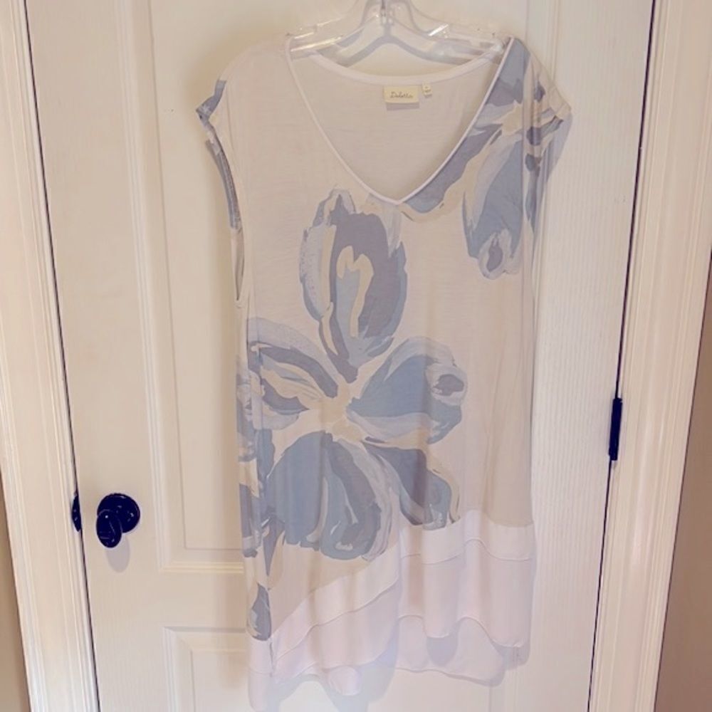 Anthropologie Deletta Long Cream and Blue Flowered Long Tank with details